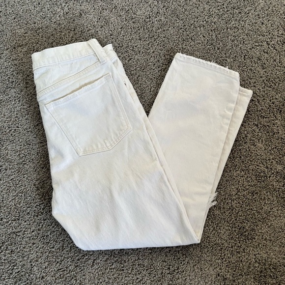 Abercrombie & Fitch The Boyfriend Mid Rise White Distressed Jeans Size 28/6 - Picture 2 of 8